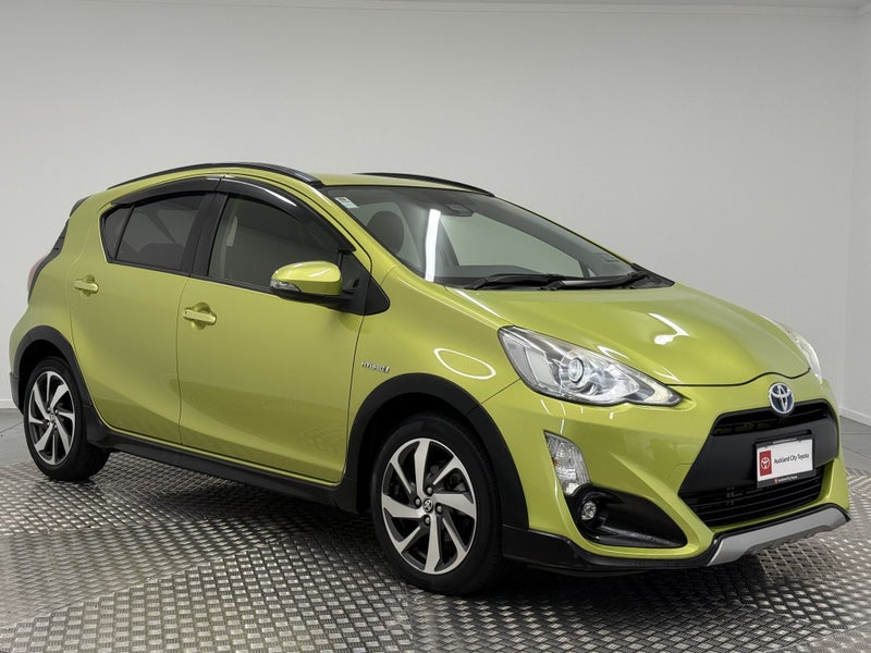 2016 Toyota Aqua 1.5 Hybrid X Urban Solid image 1
