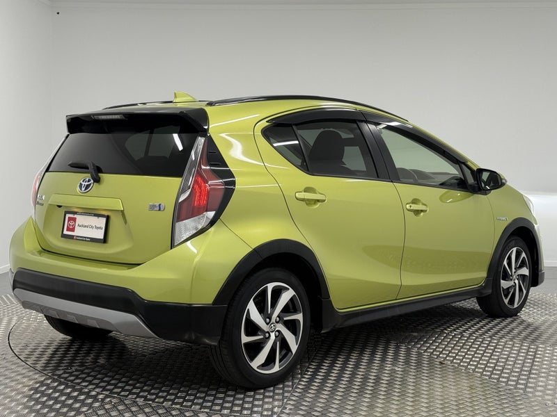 2016 Toyota Aqua 1.5 Hybrid X Urban Solid image 3