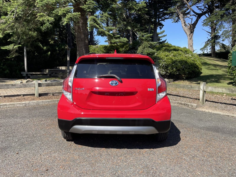 2016 Toyota Aqua 1.5 Hybrid X Urban Solid 5 Dr... image 4