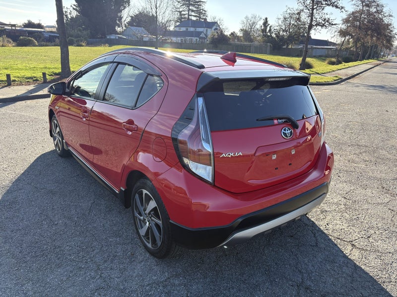 2016 Toyota Aqua 1.5 Hybrid X Urban Solid 5 Dr... image 3