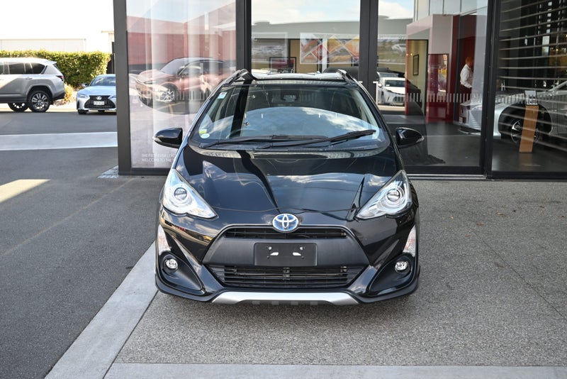 2016 Toyota Aqua 1.5 Petrol Hybrid X Urban Soli... image 4