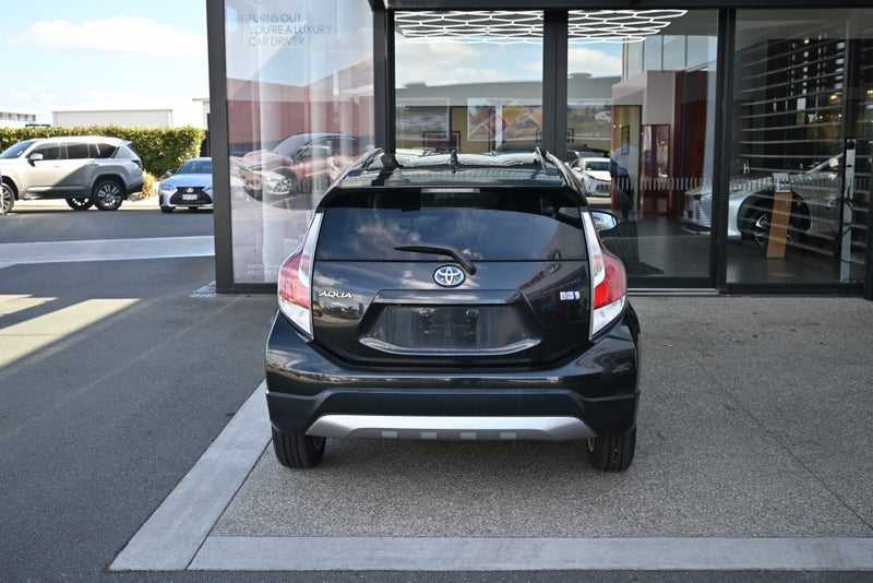 2016 Toyota Aqua 1.5 Petrol Hybrid X Urban Soli... image 5