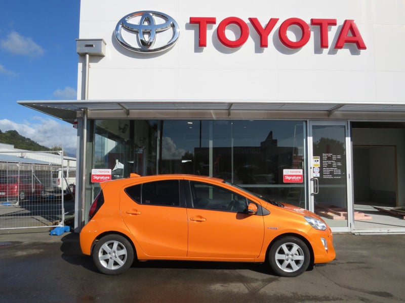 2016 Toyota Aqua image 5