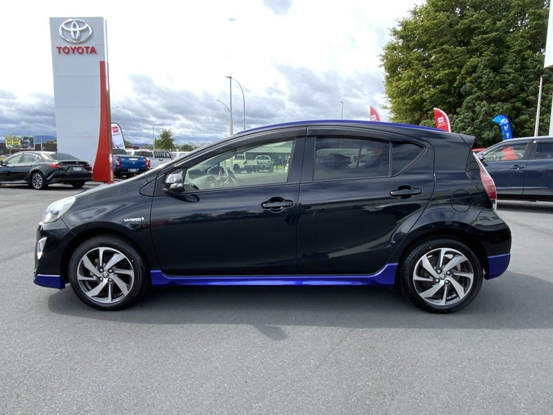 2016 Toyota Aqua Certified !! image 5