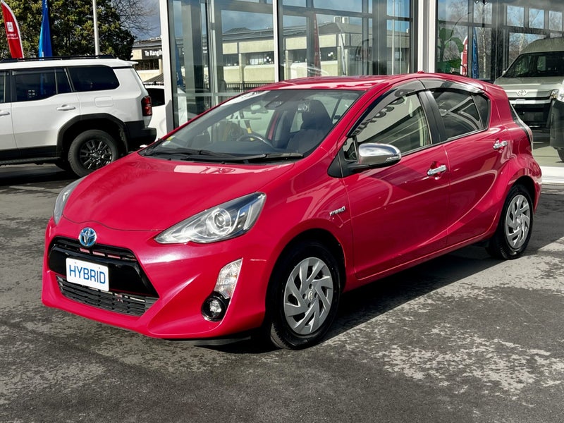 2016 Toyota Aqua Hybrid G spec, 5 year Hybrid b... image 4