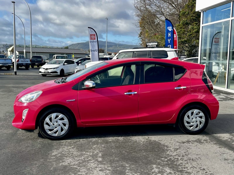 2016 Toyota Aqua Hybrid G spec, 5 year Hybrid b... image 5