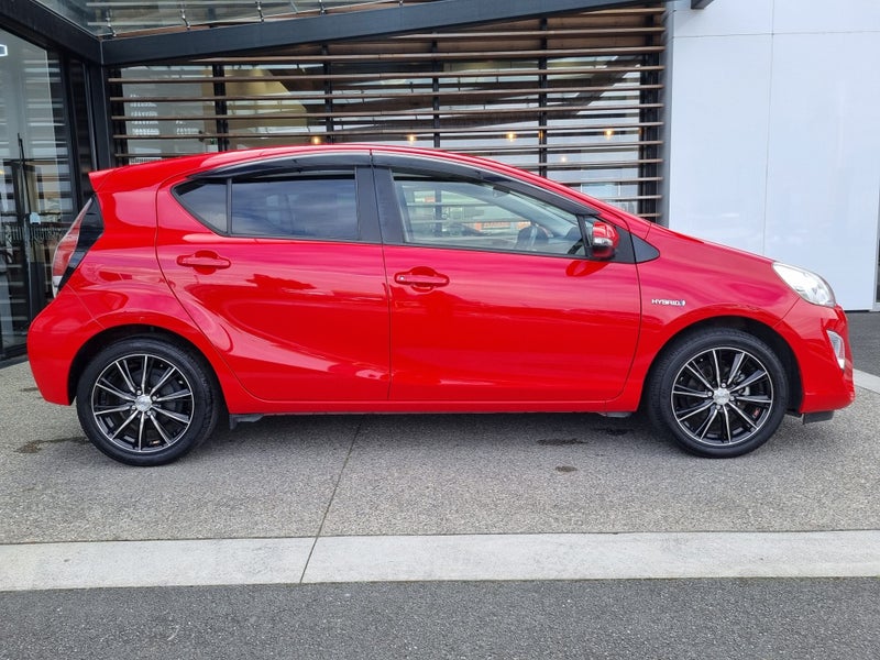 2016 Toyota Aqua (MW) 1.5 Hybrid G Soft Leather... image 4
