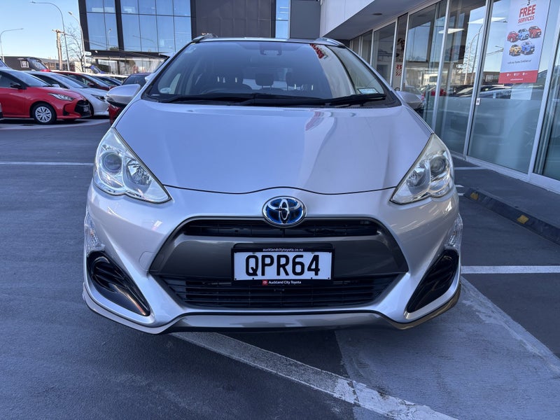 2016 Toyota Aqua (MW) 1.5 Hybrid X Urban image 4