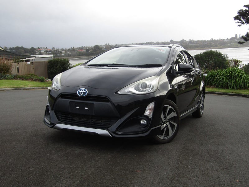 2016 Toyota Aqua X Urban 1.5P Hybrid image 3