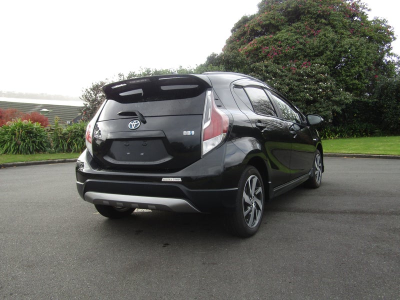 2016 Toyota Aqua X Urban 1.5P Hybrid image 4