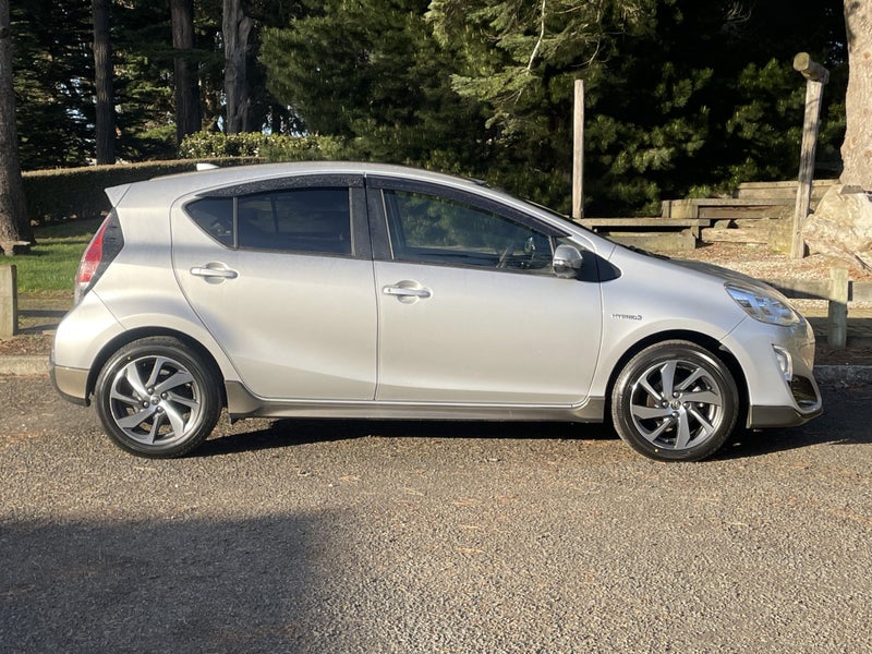 2016 Toyota Aqua X Urban Hybrid image 3