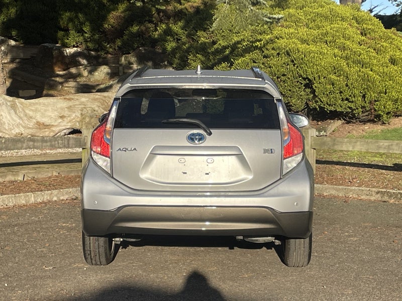 2016 Toyota Aqua X Urban Hybrid image 5