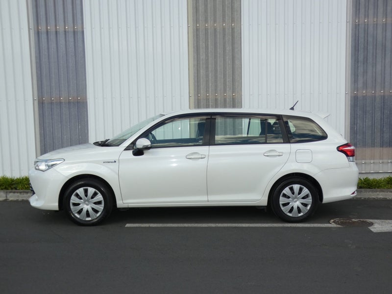 2016 Toyota Corolla 1.5 Hybrid Wagon image 5