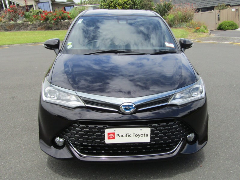 2016 Toyota Corolla Fielder 1.5 Hybrid image 2