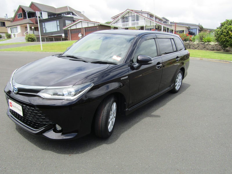 2016 Toyota Corolla Fielder 1.5 Hybrid image 3