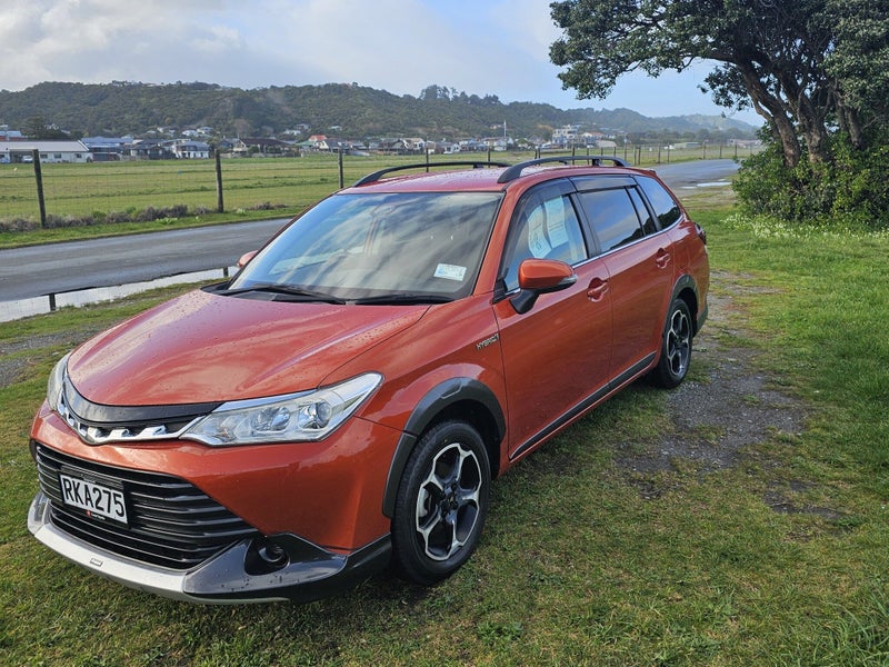 2016 Toyota Corolla Fielder 1.5 Hybrid G 5 Dr W... image 2