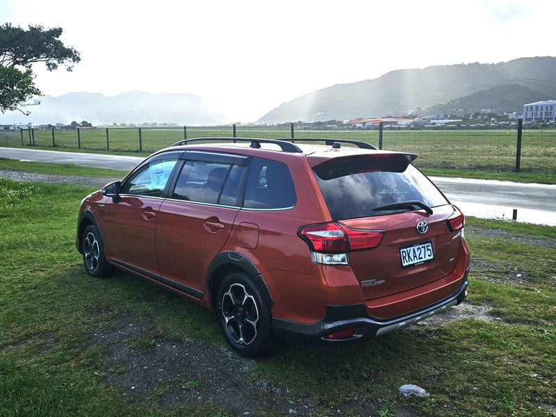 2016 Toyota Corolla Fielder 1.5 Hybrid G 5 Dr W... image 3