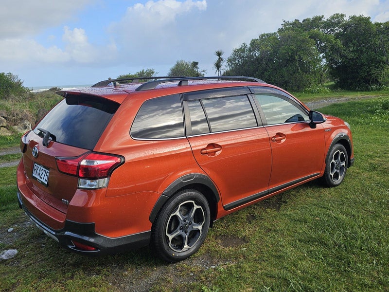 2016 Toyota Corolla Fielder 1.5 Hybrid G 5 Dr W... image 4