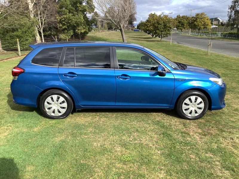 2016 Toyota Corolla Fielder 1.5 Hybrid G Wagon image 3