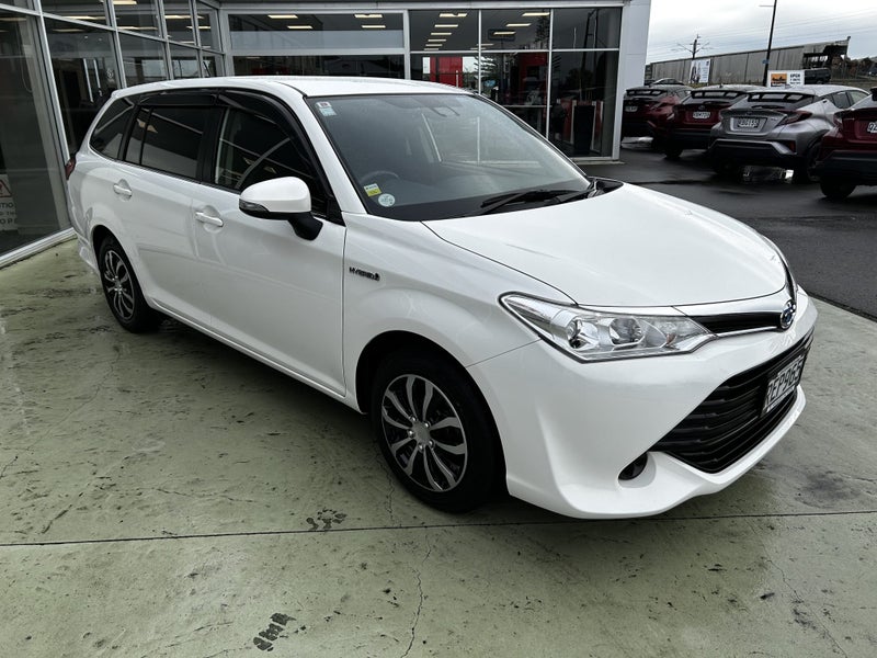 2016 Toyota Corolla Fielder 1.5 Hybrid G Wagon... image 5
