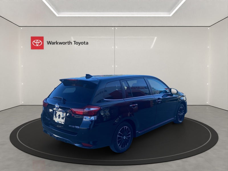 2016 Toyota Corolla Fielder 1.5 Hybrid G WxB 5... image 2