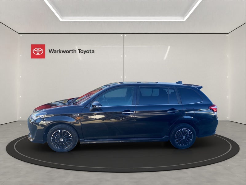 2016 Toyota Corolla Fielder 1.5 Hybrid G WxB 5... image 3