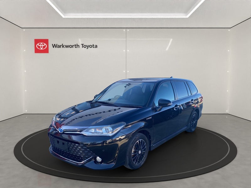 2016 Toyota Corolla Fielder 1.5 Hybrid G WxB 5... image 5