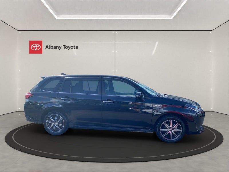 2016 Toyota Corolla Fielder 1.5 Hybrid G WxB 5... image 2