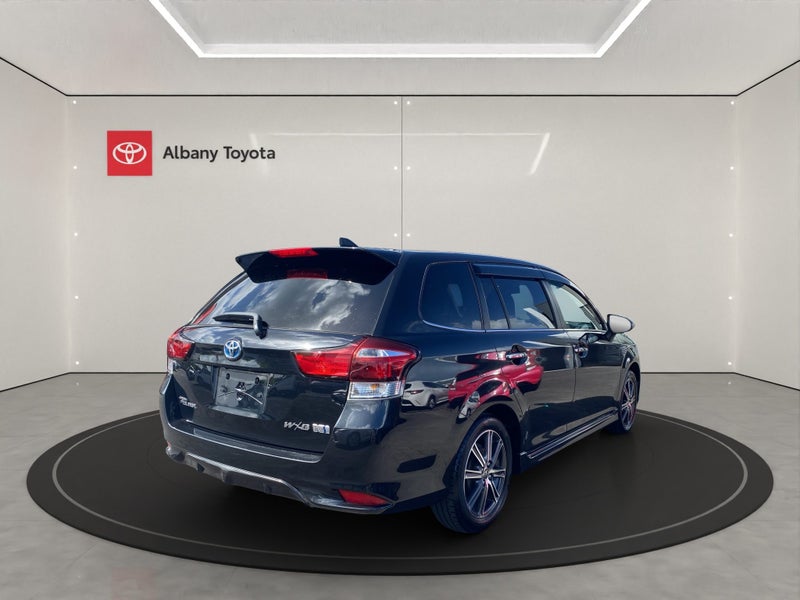 2016 Toyota Corolla Fielder 1.5 Hybrid G WxB 5... image 3