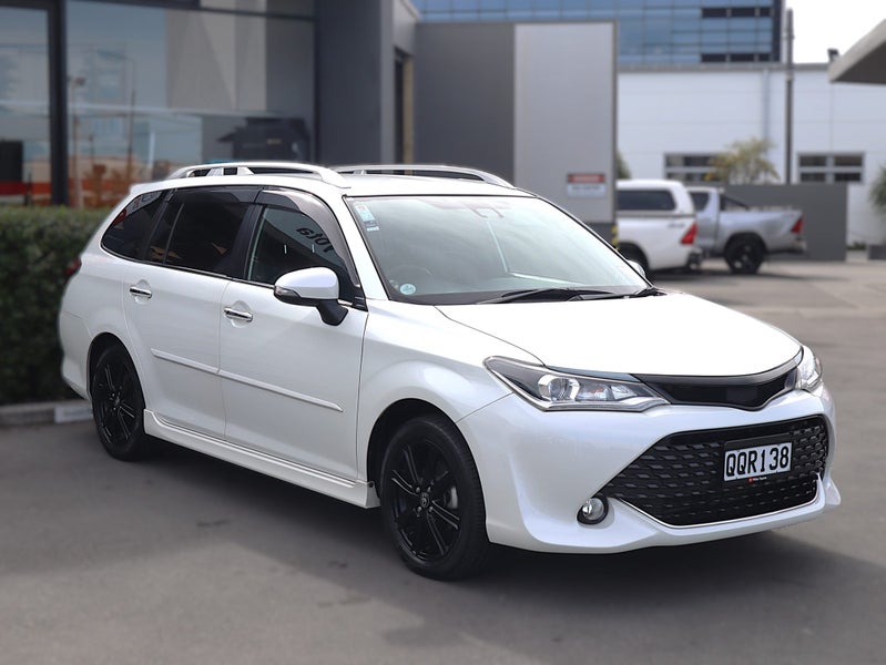 2016 Toyota Corolla Fielder 1.5 Hybrid G WxB image 1