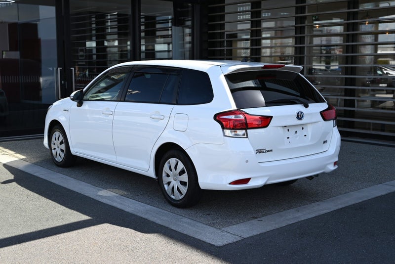 2016 Toyota Corolla Fielder 1.5 Petrol Hybrid E... image 2