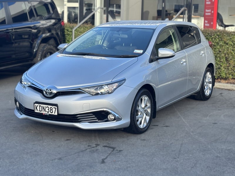2016 Toyota Corolla GLX 1.8L Automatic Hatchback image 3