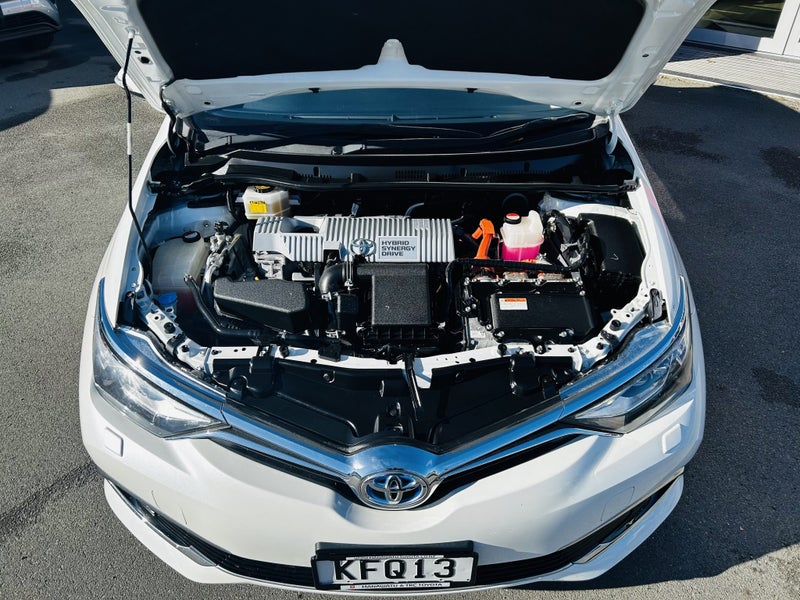 2016 Toyota Corolla HYBRID FWD 1.8P Hatch - NZ New image 3