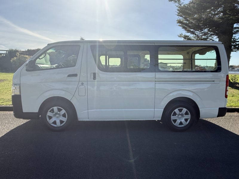 2016 Toyota Hiace ZL RWD 3.0TD Automatic Van image 2