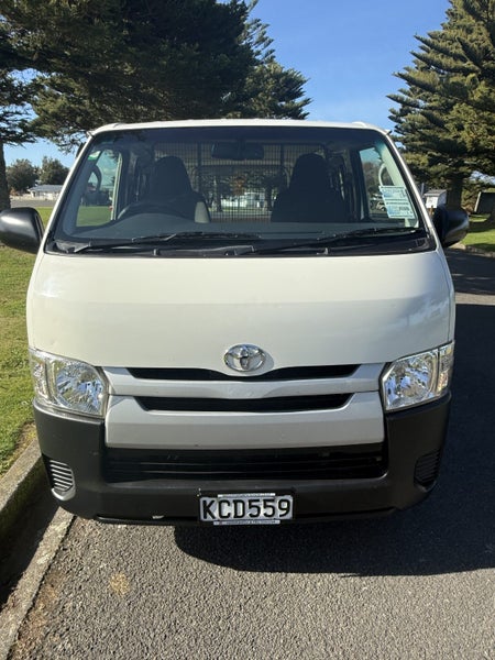 2016 Toyota Hiace ZL RWD 3.0TD Automatic Van image 5