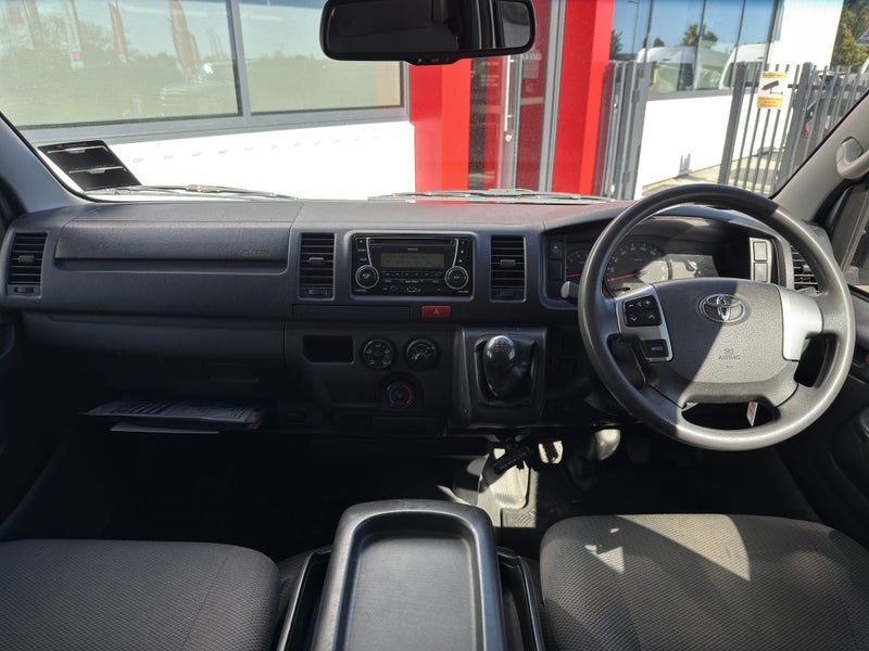 2016 Toyota Hiace ZL RWD 3.0TD VAN - NZ NEW image 5