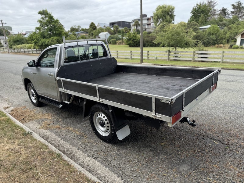 2016 Toyota Hilux 4WD SR 2.8DT SINGLE CAB CHASS... image 5