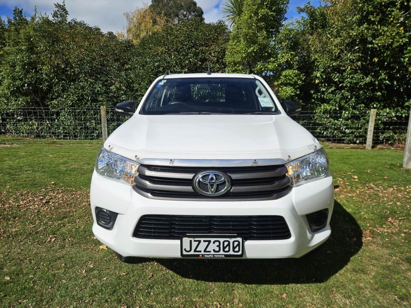 2016 Toyota Hilux SR Extra Cab Flat Deck 2.8D 4WD image 3