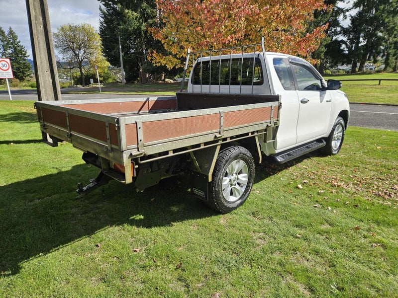 2016 Toyota Hilux SR Extra Cab Flat Deck 2.8D 4WD image 5