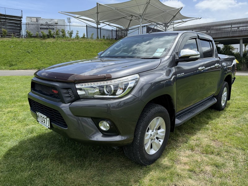 2016 Toyota Hilux SR5 2WD Pre Runner 2.8DT Auto... image 3