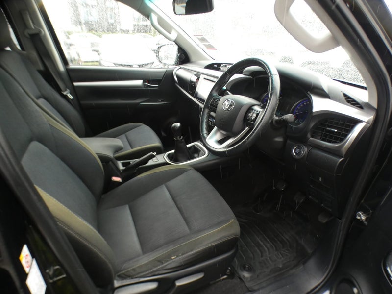 2016 Toyota Hilux SR5 TD DC 2.8D 6MT image 2