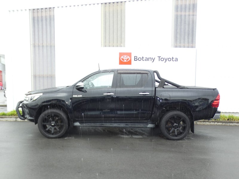 2016 Toyota Hilux SR5 TD DC 2.8D 6MT image 5