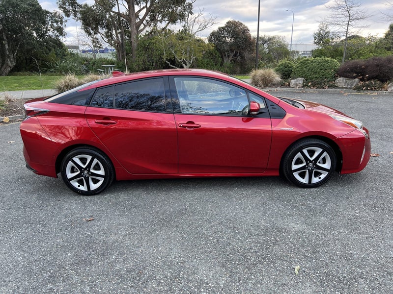 2016 Toyota Prius 1.8 Hybrid A Touring Selectio... image 3