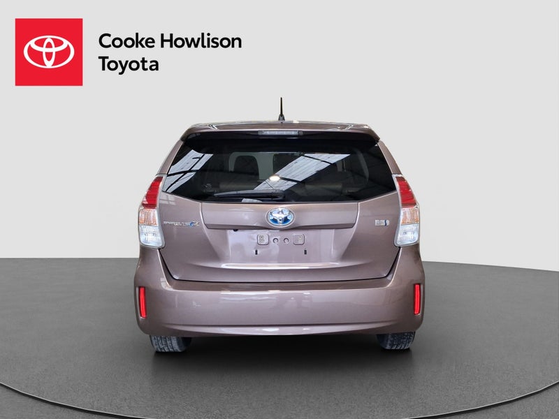 2016 Toyota Prius 1.8L 7-Seater image 5