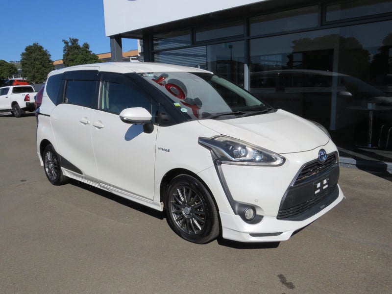 2016 Toyota Sienta 1.5 Hybrid G 5 Dr Wagon CVT image 2