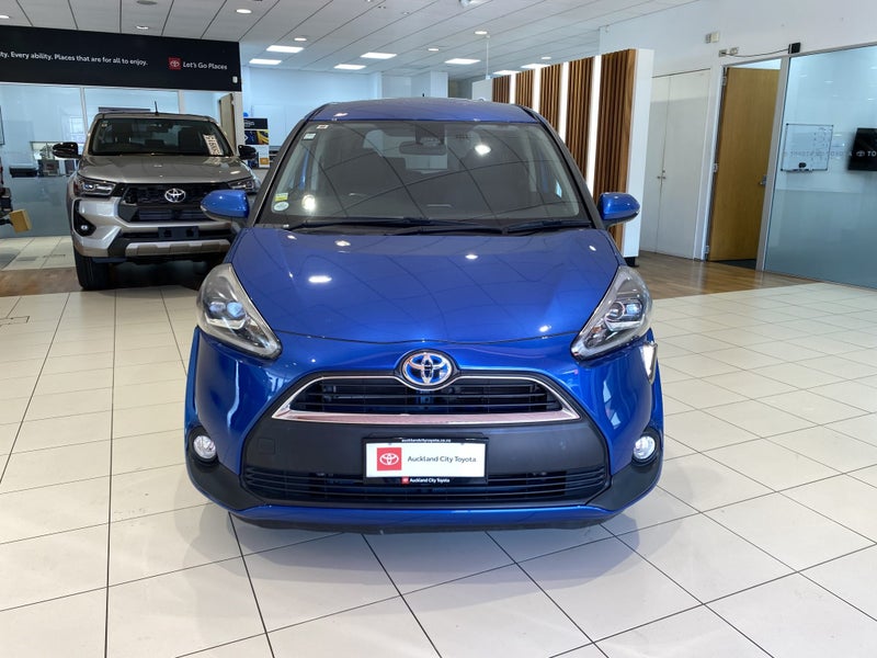 2016 Toyota Sienta 1.5 Hybrid G 5 Dr Wagon CVT 2WD image 4