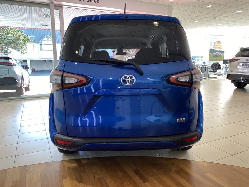 2016 Toyota Sienta 1.5 Hybrid G 5 Dr Wagon CVT 2WD image 5