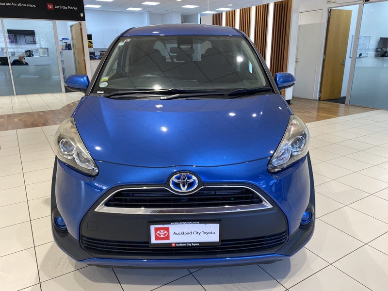 2016 Toyota Sienta 1.5 Hybrid G 5 Dr Wagon CVT 2WD image 4