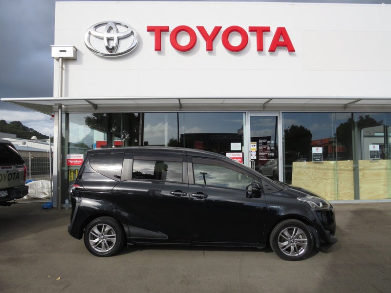 2016 Toyota Sienta 1.5 Hybrid G 7 Seater image 5