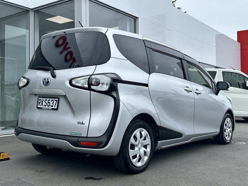 2016 Toyota Sienta 1.5 Hybrid G 7 Seats image 3